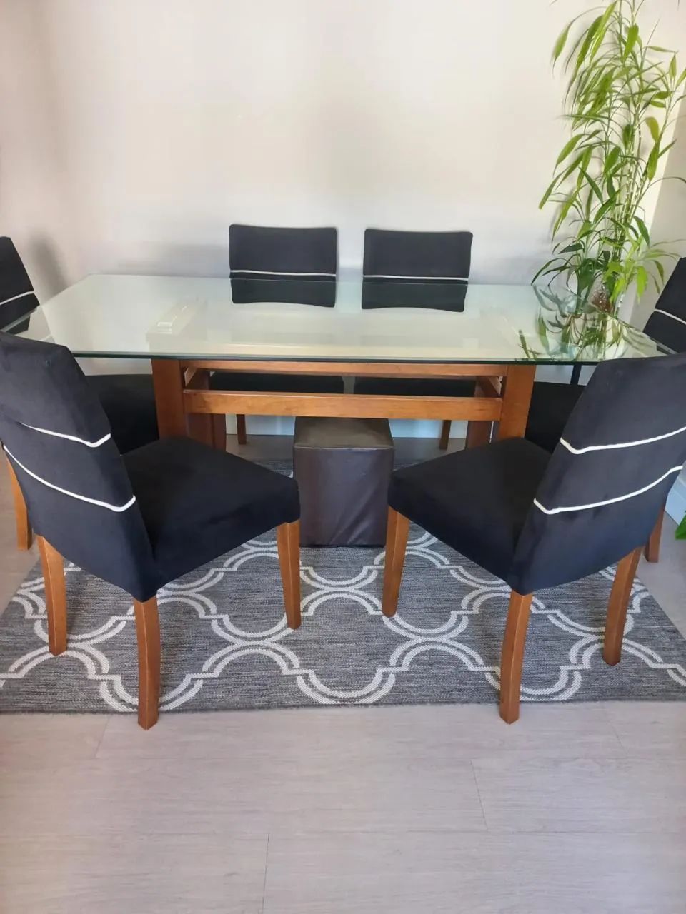 Mesa jantar e cadeiras 