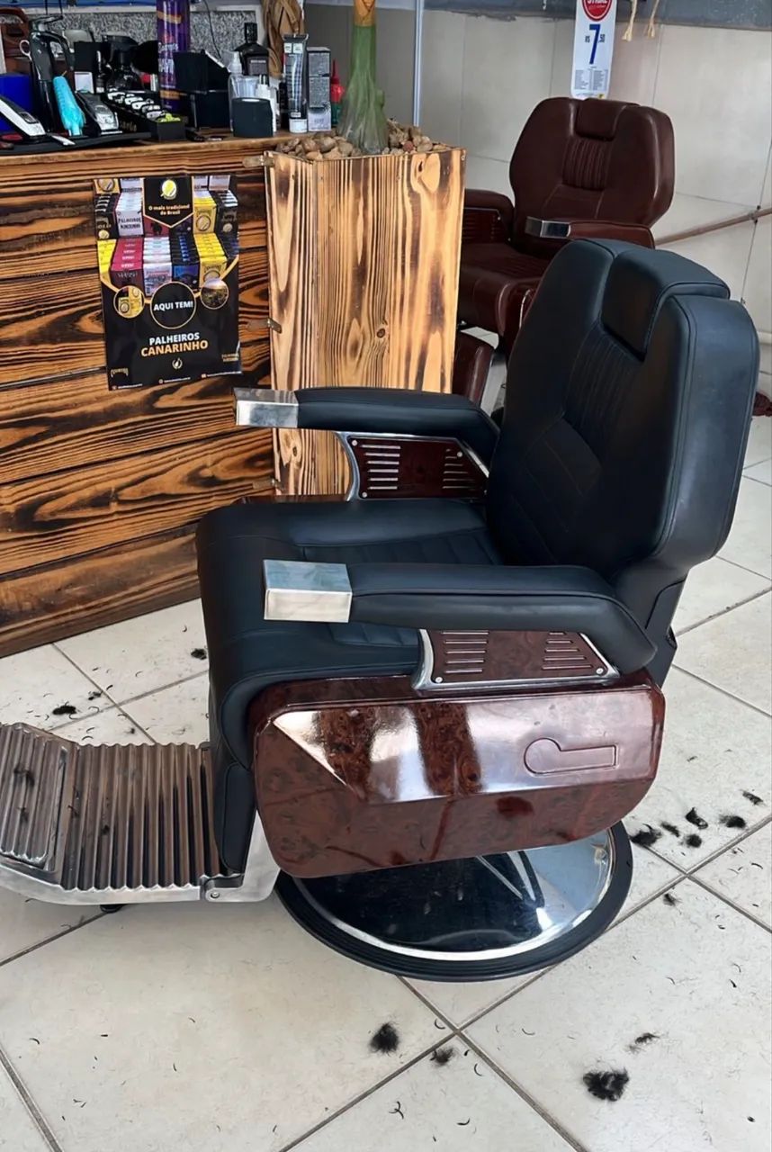Cadeira Poltrona Preta Barbearia Nova  - Foto 2