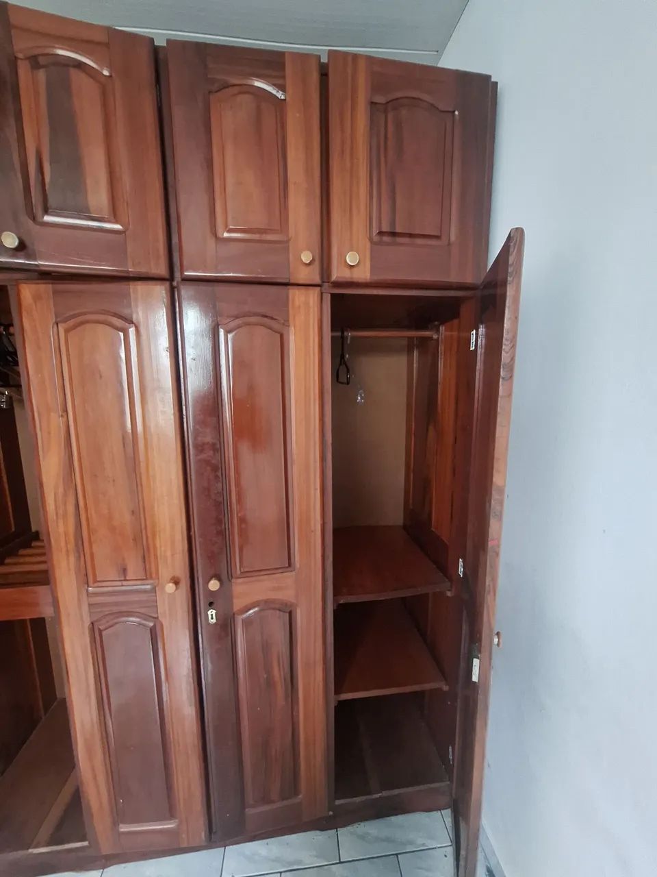 Guarda roupa Madeira de Lei - Foto 4