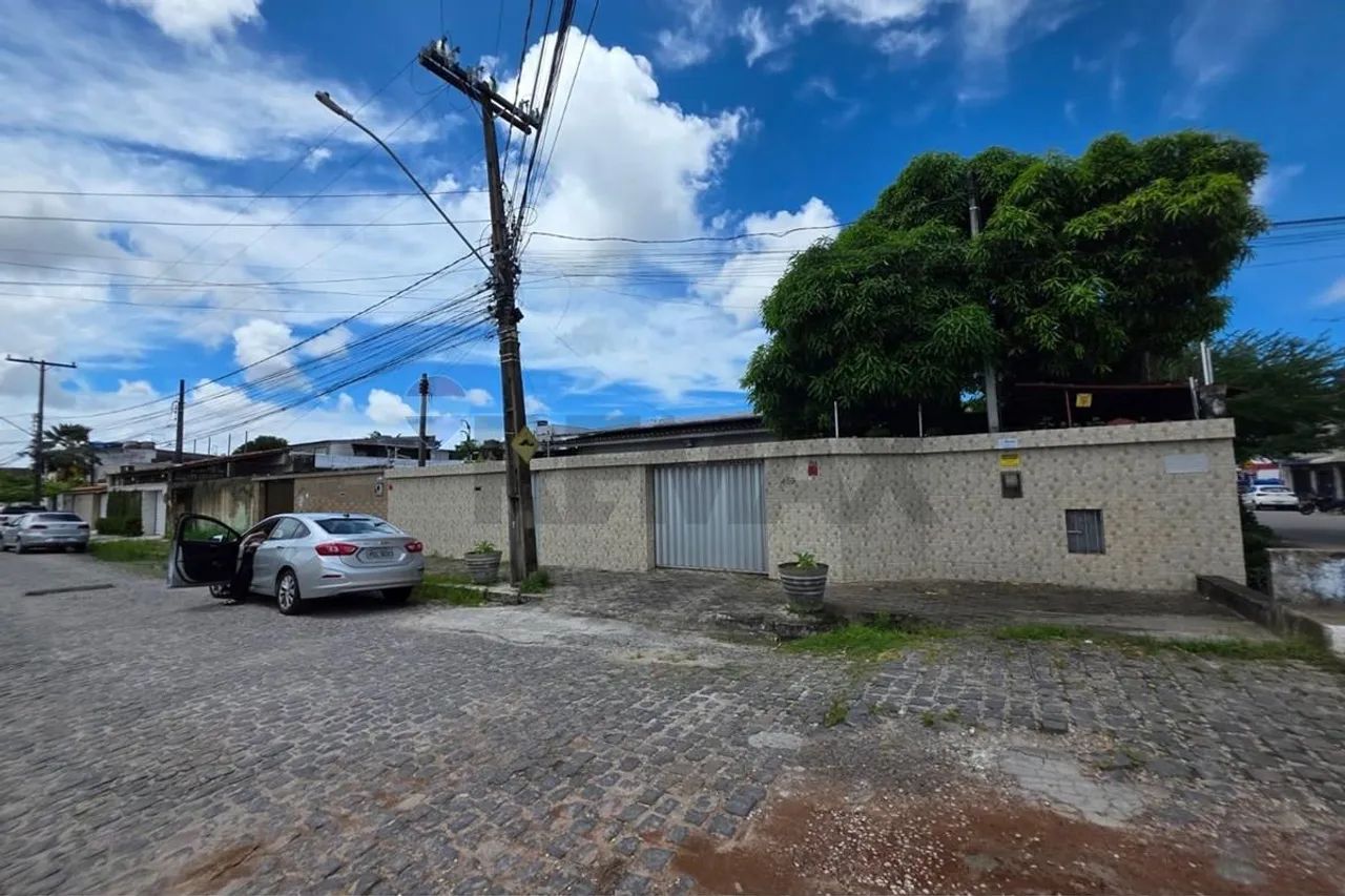 ALUGA-SE CASA COMERCIAL - TORRÕES, POR TRÁS DA CHESF