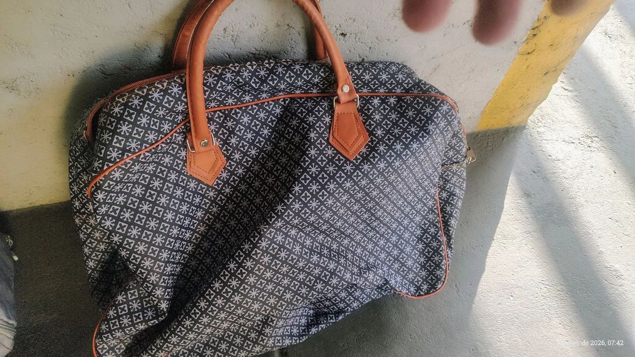 Mala de mão nova , ótima para viagem  - Foto 2