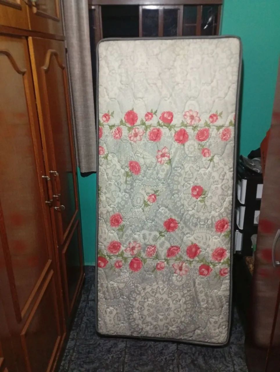 Colchão de mola com rodinhas 