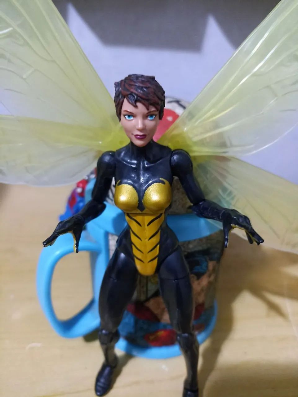 Boneco Marvel Legends Vespa Wasp  - Foto 3