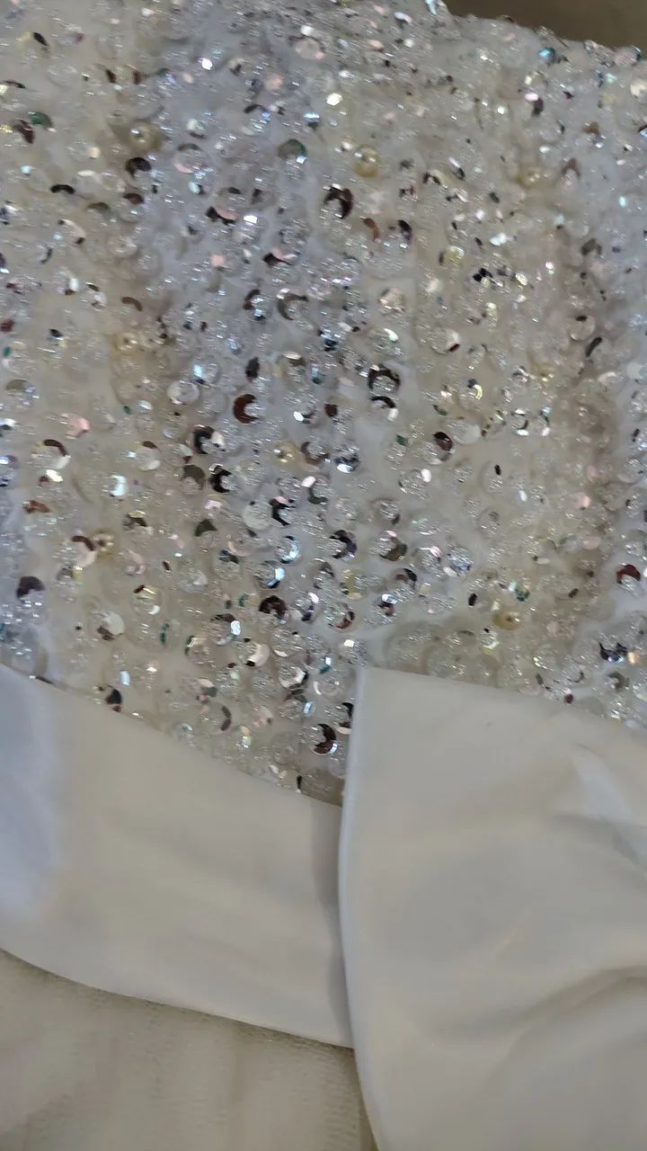 Vestido branco com pedrarias - Foto 3