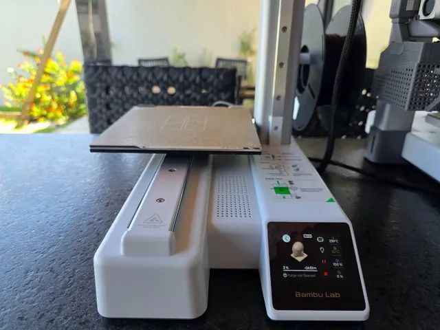 Impressora 3D Bambu Lab A1 Mini impecável, Funcionando 100%, Completa na caixa + NF - Foto 4