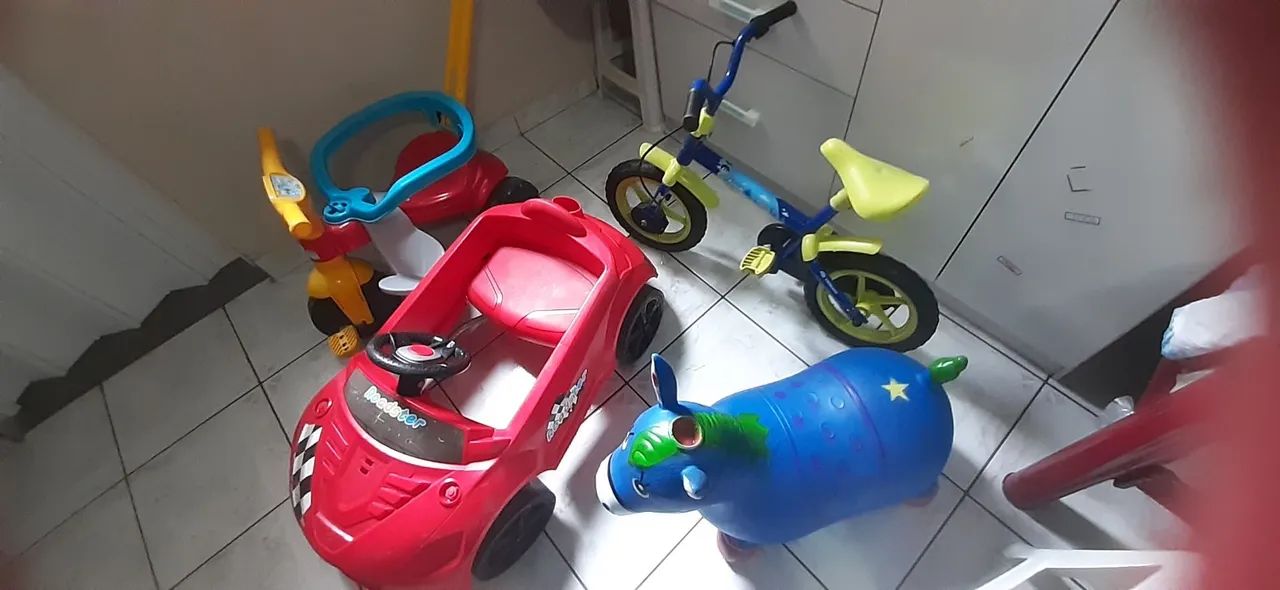 Banheira com trocado e brinquedos  - Foto 4