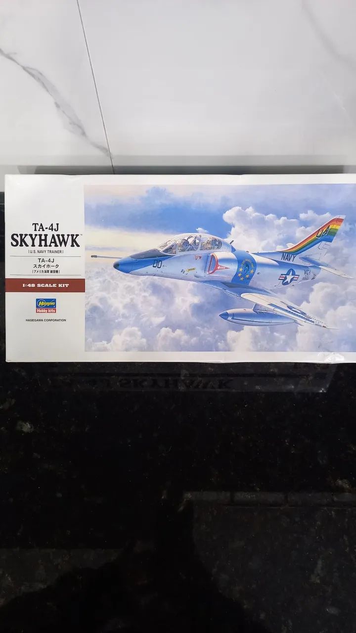 Kit plastimodelismo  TA 4J SKYHAWK escala 1:48