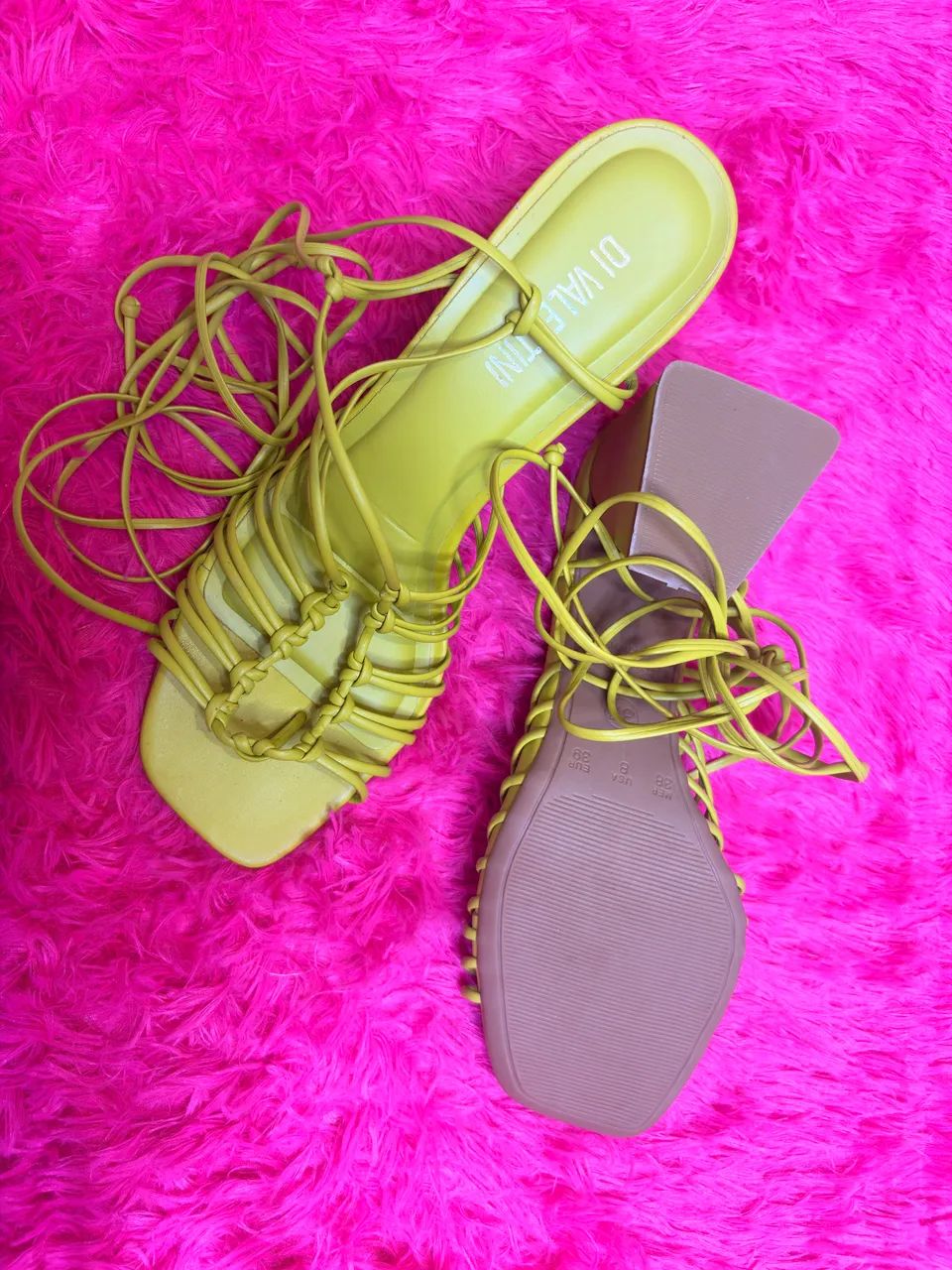 ? Sandália Valentina nova, nunca usada | Tam. 37 | R$89,90 - Foto 3