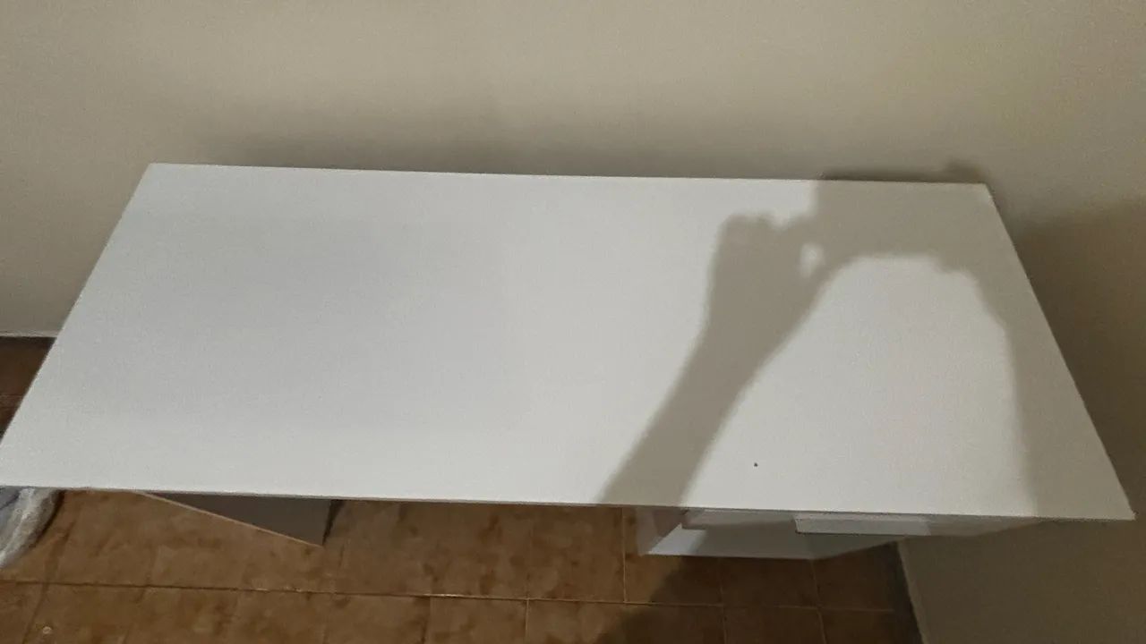 Escrivaninha branca  - Foto 2