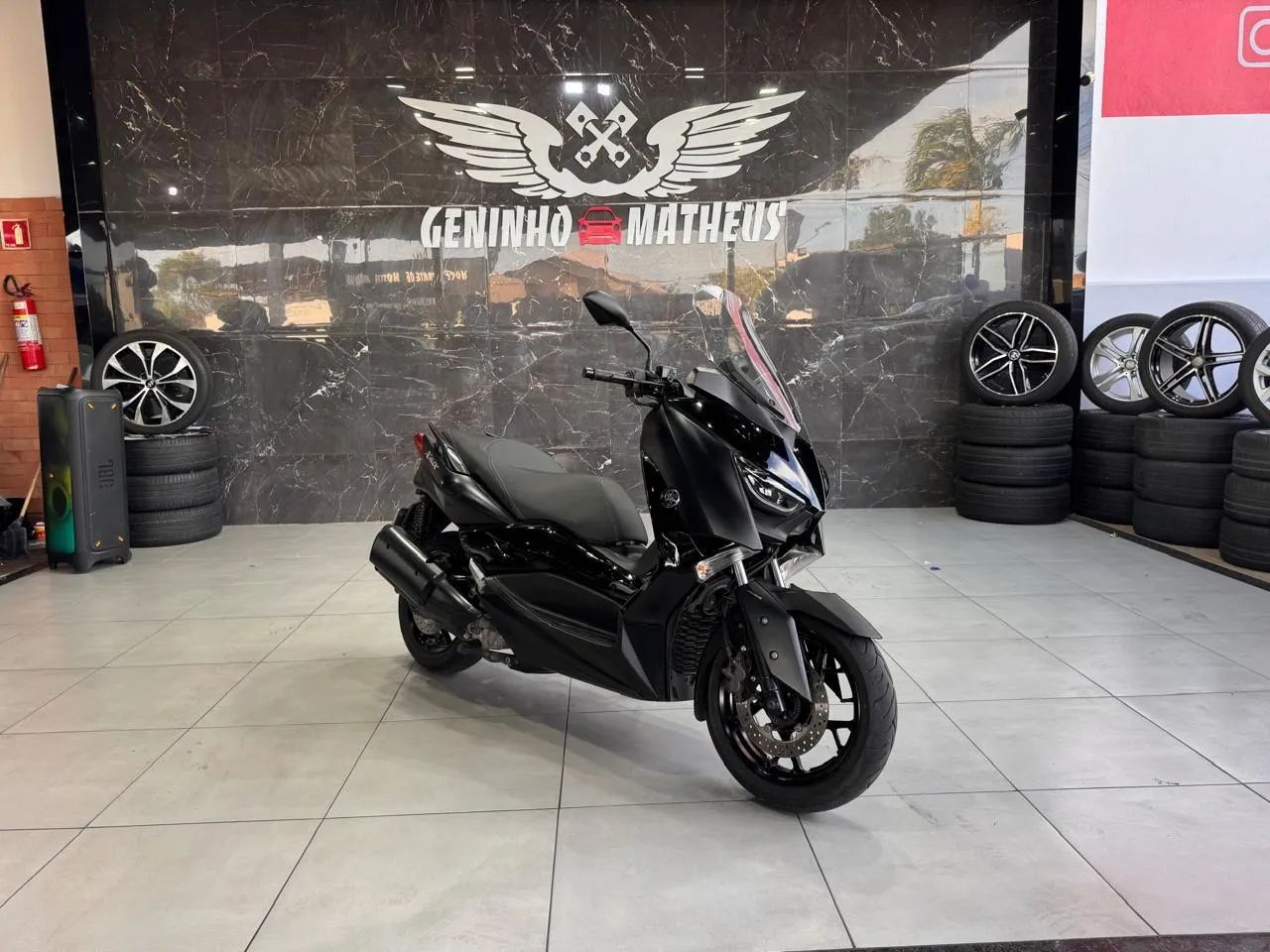 YAMAHA XMAX ABS
