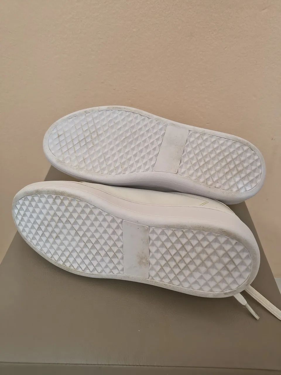 Tênis branco da marca levis 
