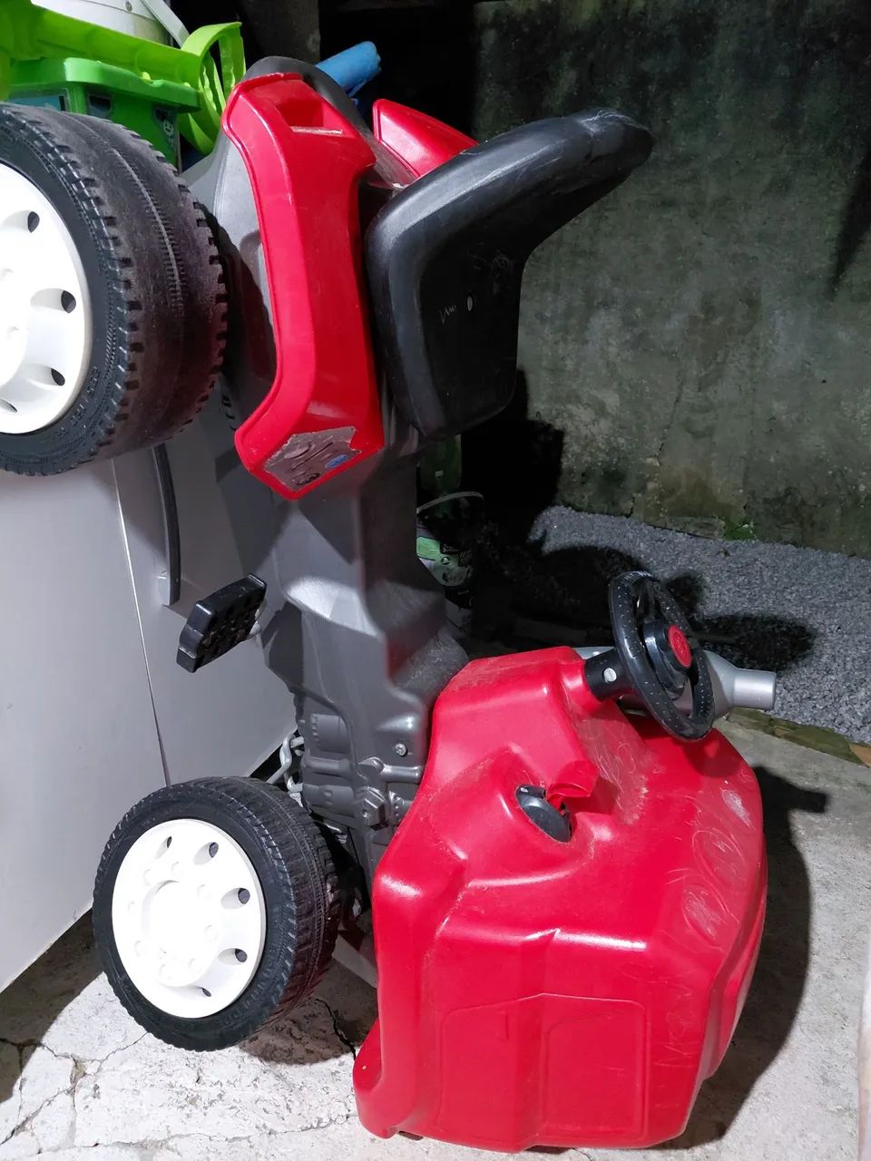Caminhão com pedal 