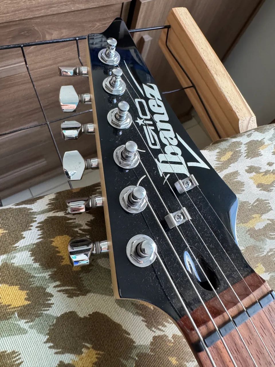 Guitarra com pedal - Foto 5
