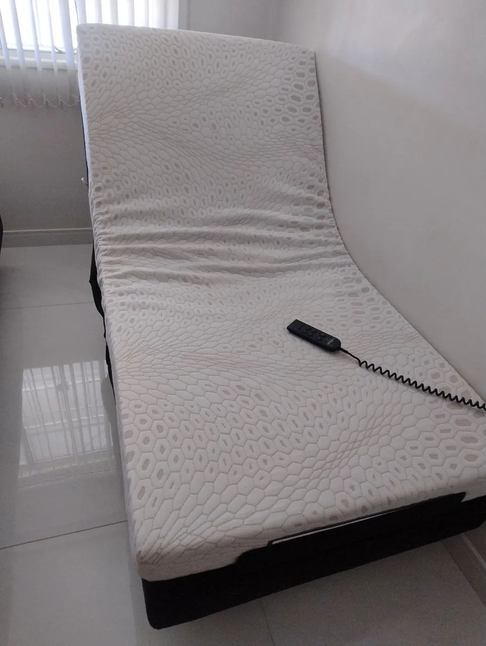 DUAS CAMAS COM BASE ELÉTRICA ARTICULADA