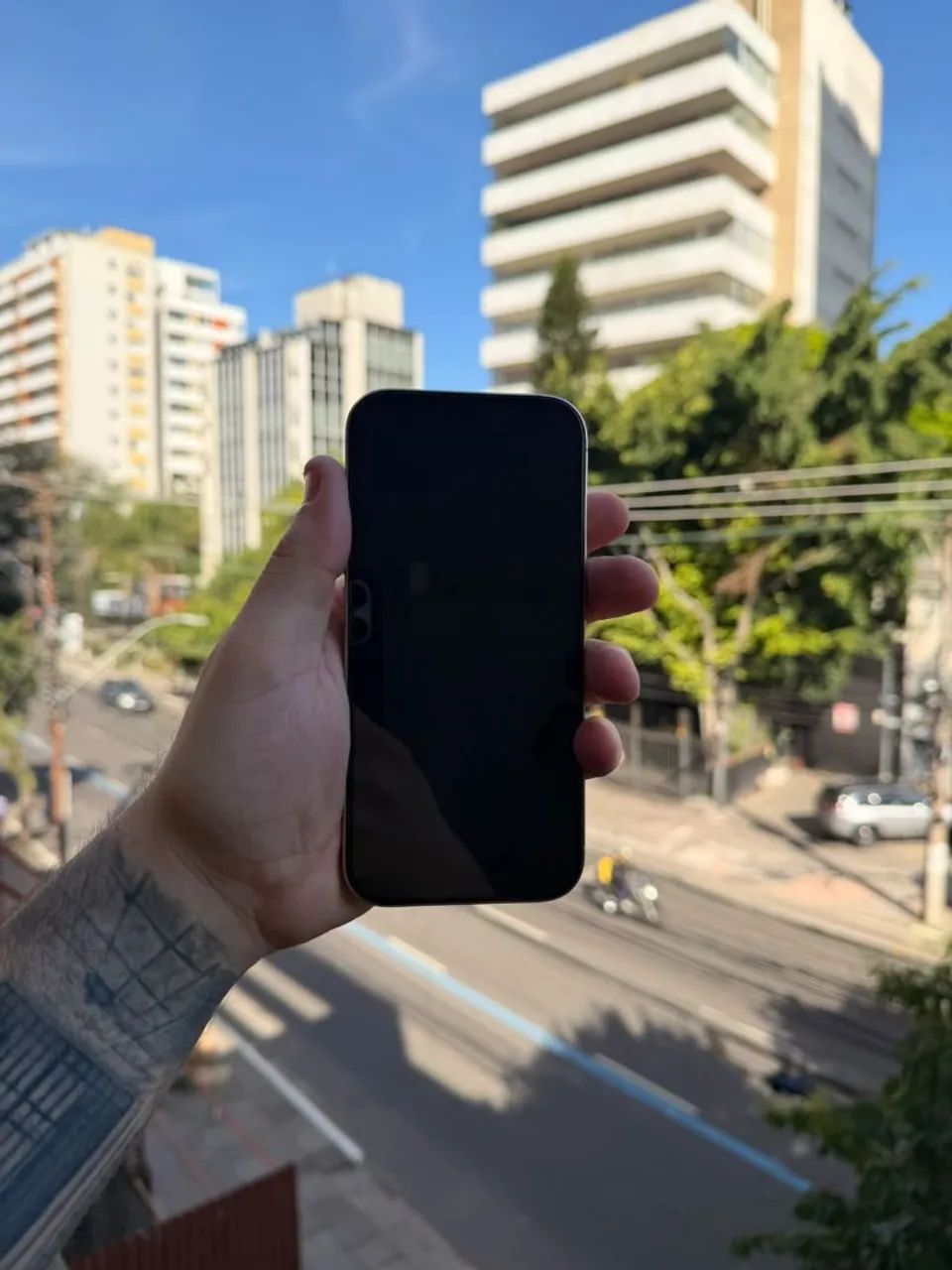 IPHONE 16 PRO  - Foto 2