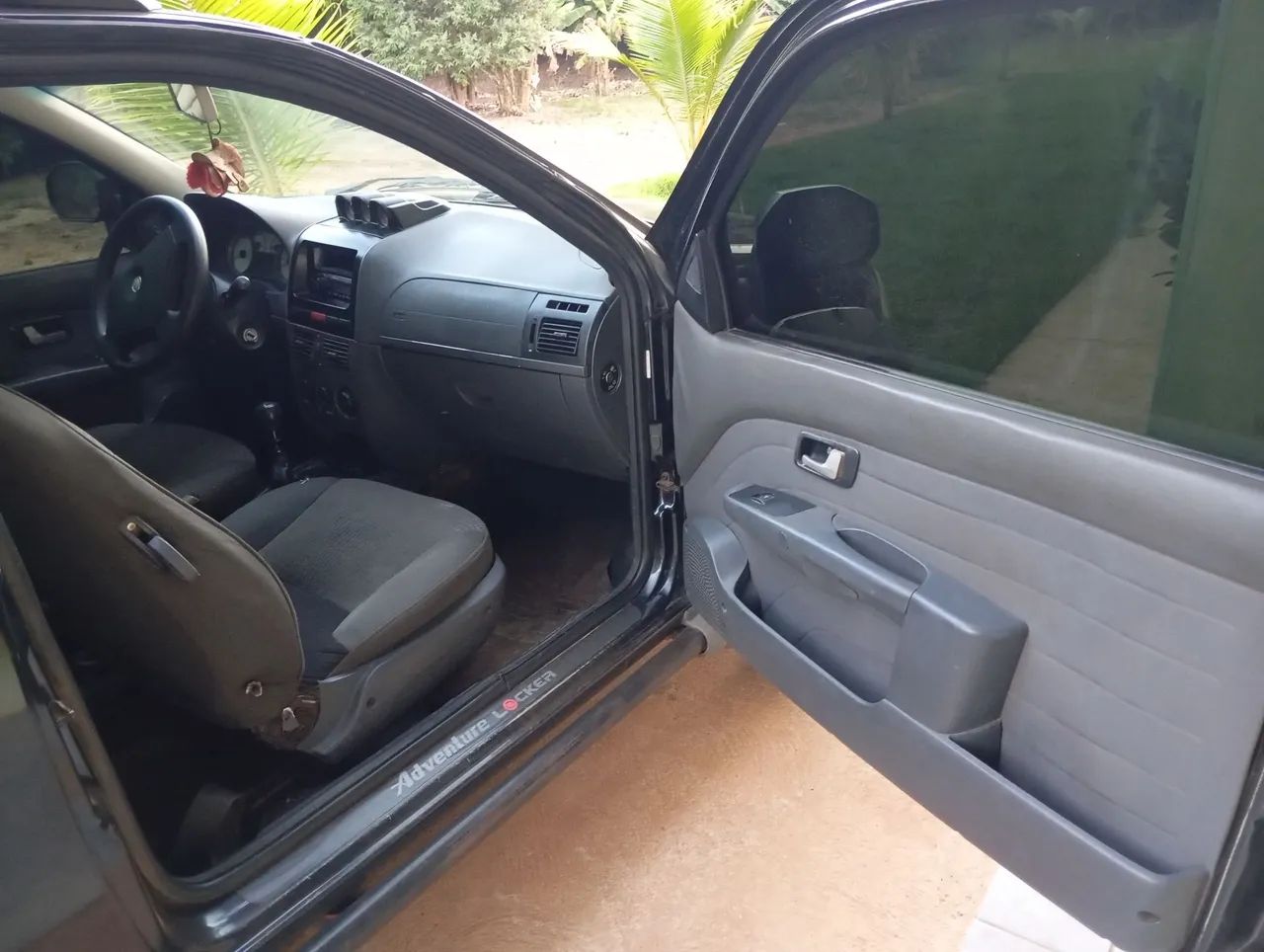 Fiat Strada Adventure 1.8/ 1.8 Locker Flex CE 2012 - Foto 4