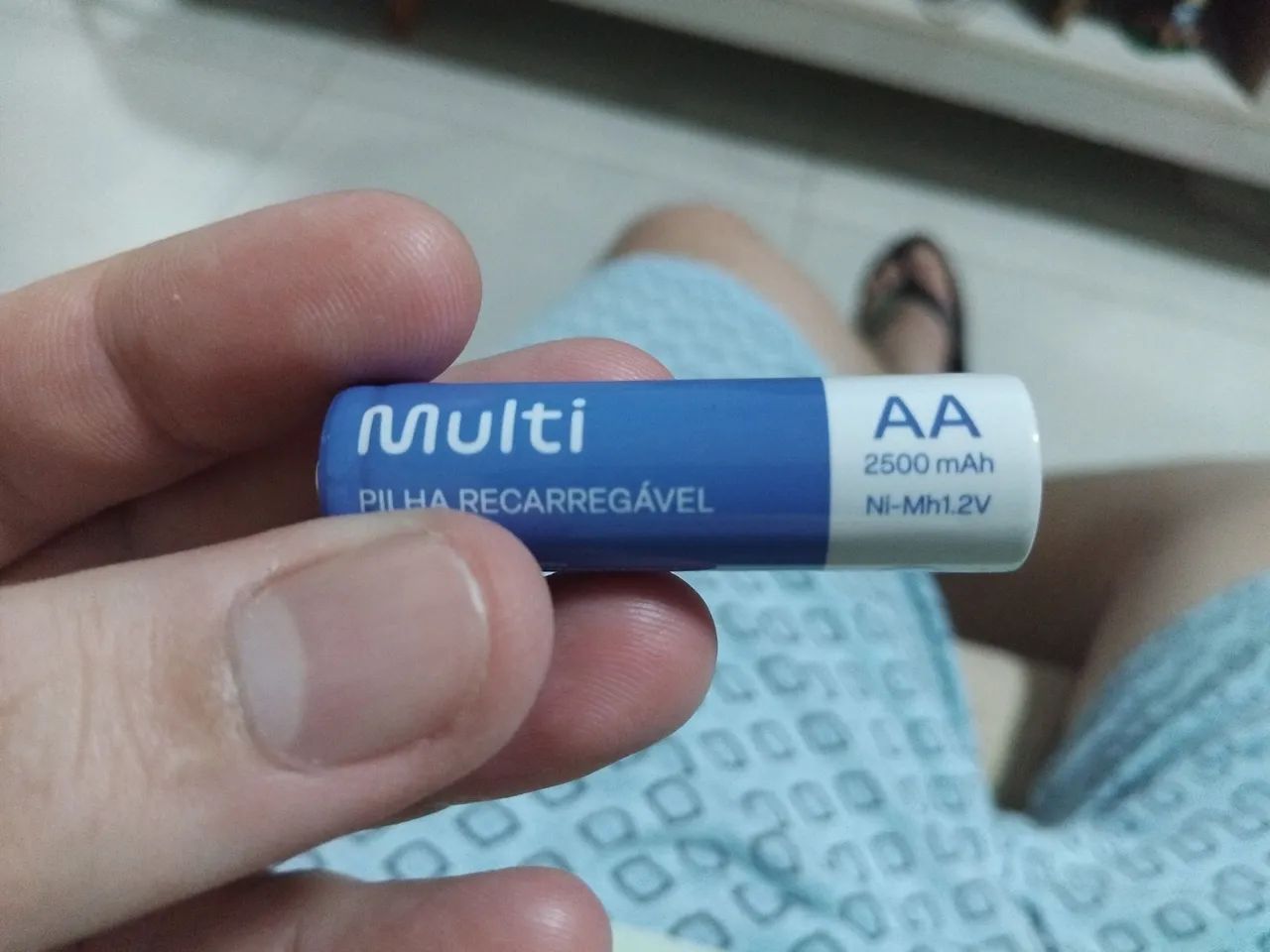 Carregador com 4 pilhas Multi AA/AAA bivolt - Foto 2