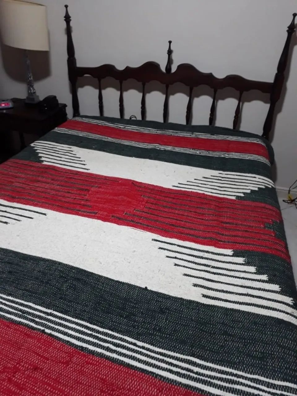 Colcha de casal em tapeçaria de MG