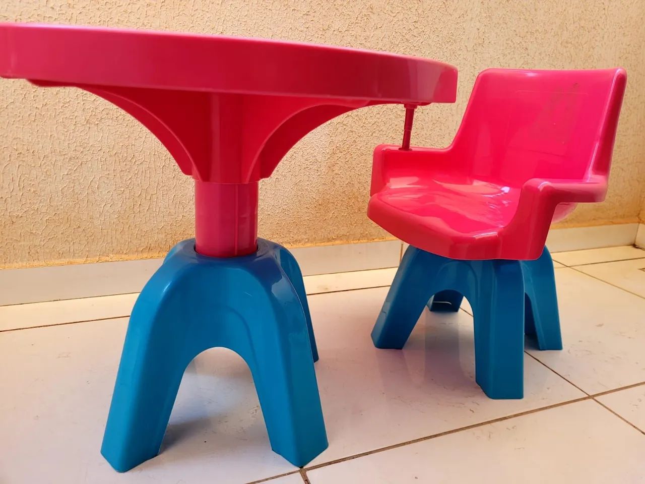 Mesa e cadeira infantil  - Foto 4