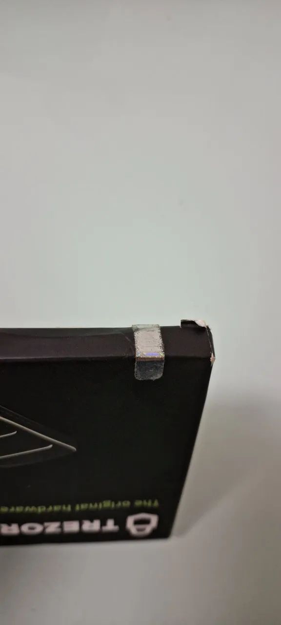 Wallet Trezo lacrada para cripto moeda. - Foto 2