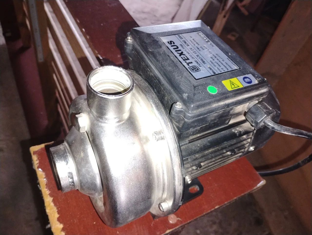 Bomba d'água NOVA. Tampo de Inox 1,2 cv