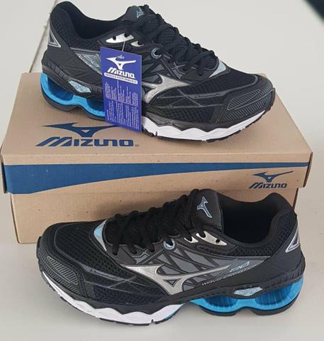 mizuno preto e azul