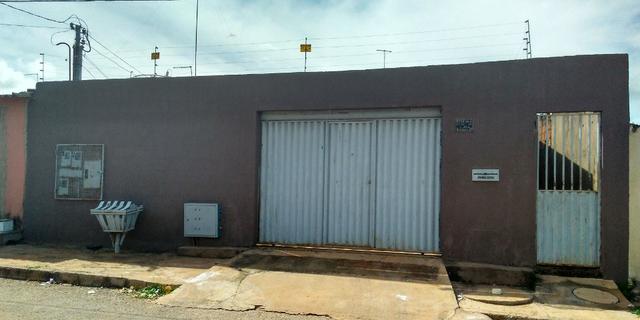 Vendo casa em Águas Lindas, com 3 Quartos, 2 Ban. / 2 Gar. + 2 Kits, independentes