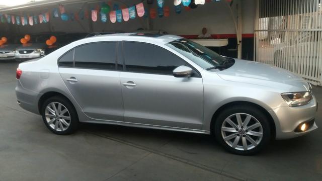 Jetta 2.0 11/11 Automático Completão + teto solar, aceito troca e financio - Foto 8