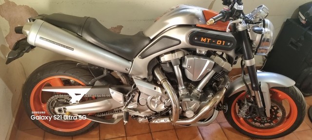 MOTO YAMAHA MT-01 1700