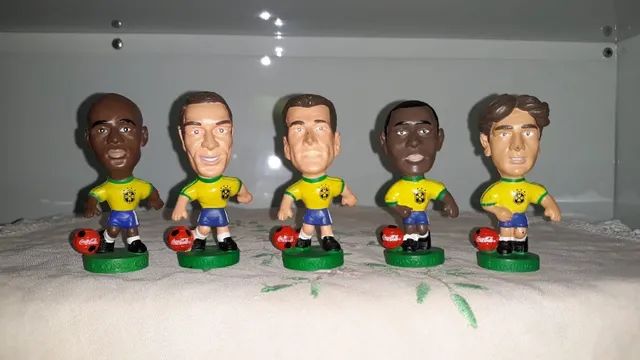 Minicraques da seleção são vendidos no Brasil