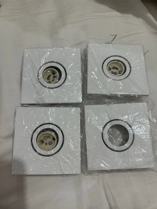 Spot mini dicróica direcionável 4 peças de metal.   - Foto 3