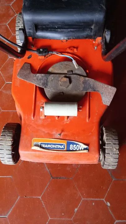 CORTADOR DE GRAMA COM CAIXA COLETORA  - Foto 2