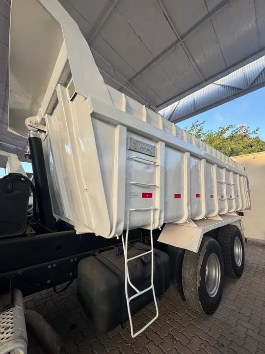 Mercedes-Benz 2726K 6x4 basculante  - Foto 10