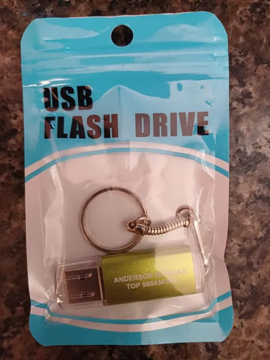 PEN-DRIVE COM MÚSICAS