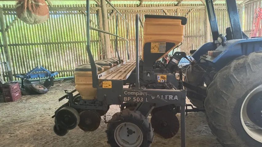 Plantadeira 4 linhas Valtra 2013 - Foto 3
