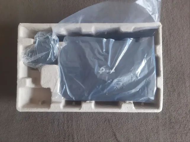 TP-Link Router Slightly Used64617598946177123