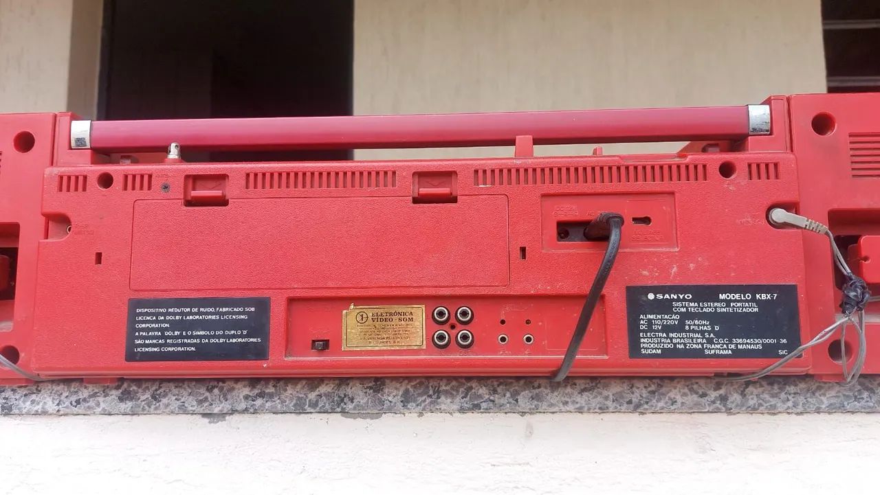 Antigo rádio Portátil sanyo boombox tape deck anos 70/80.   - Foto 2
