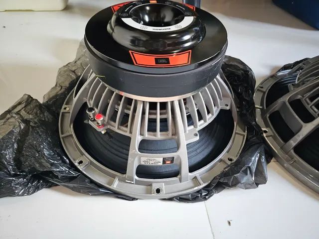 Subwoofer JBL Vulcano 3.8 15 polegadas - Foto 4