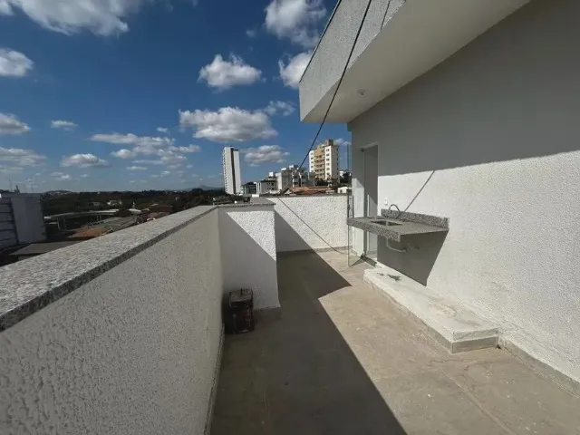 Oportunidade!! Cobertura Nova em Frente ao Shopping Estação, 03 QTS (01 Suíte) e Elevador!