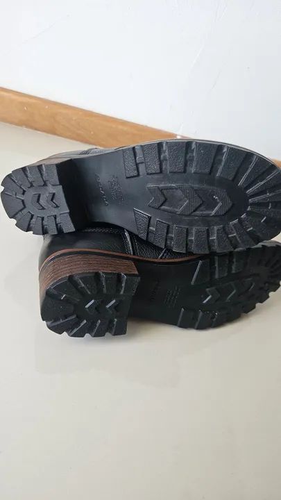 Bota Cano Baixo Em Couro - Foto 4