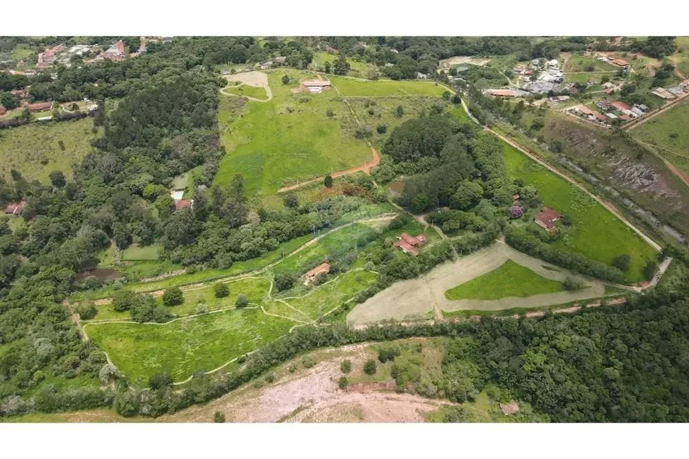 GLEBA RURAL DE 23.500 m² COM UMA LINDA CASA EM ESTILO RÚSTICO DE 530 M² NA CIDADE DE PIRAC