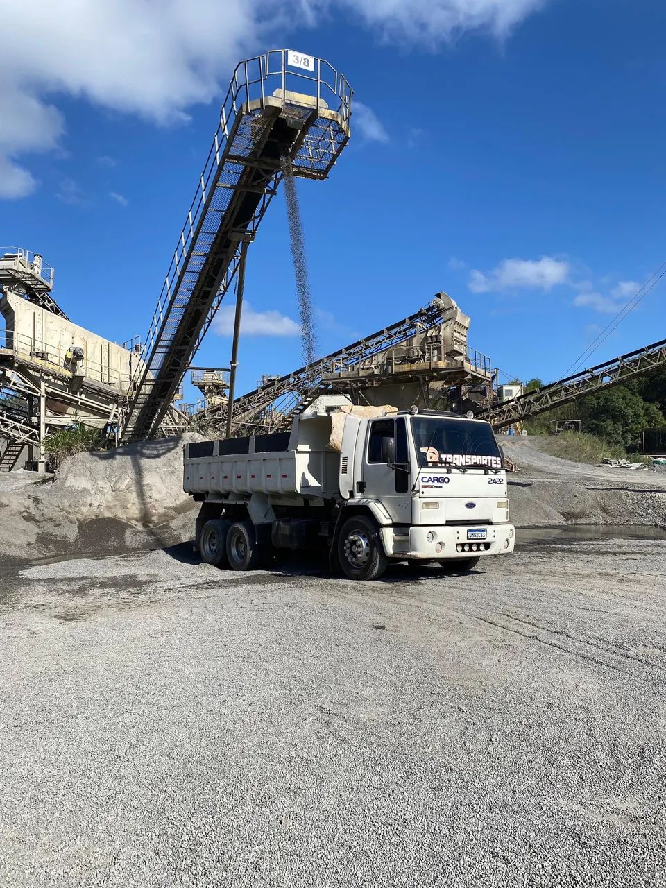 Areia brita barro arenoso