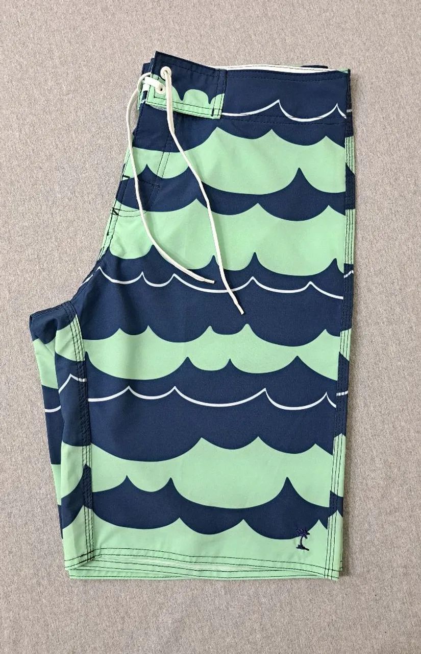 Bermuda de Praia Estiloso com Estampa de Ondas - Foto 5