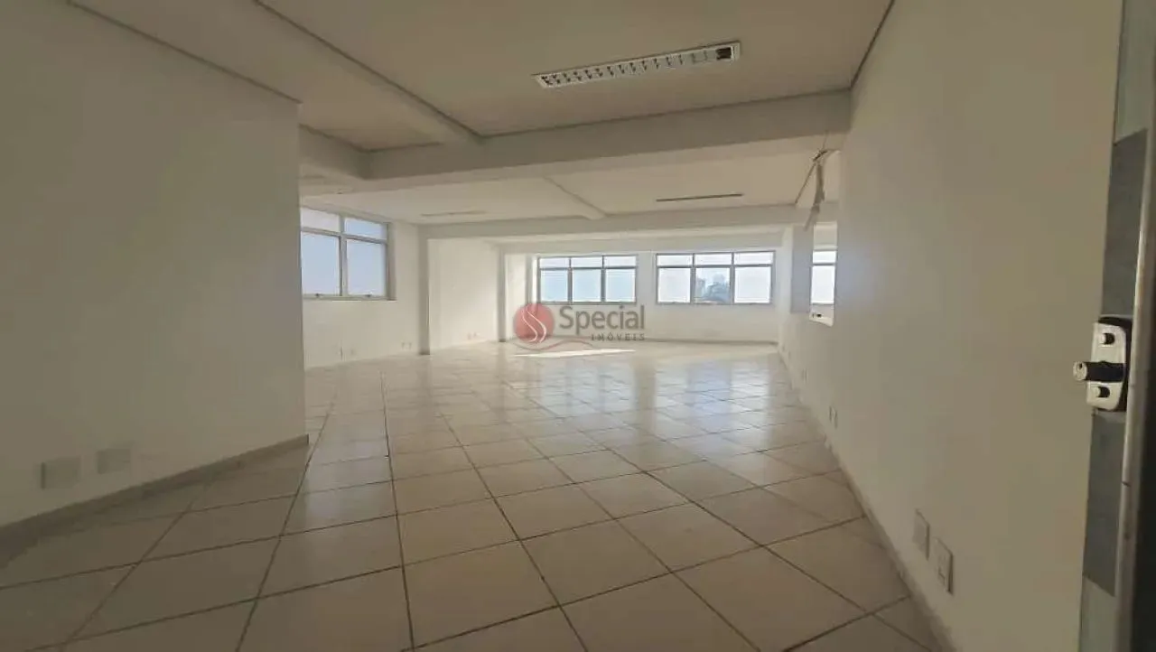 Prédio para locação na Vila Carrão.