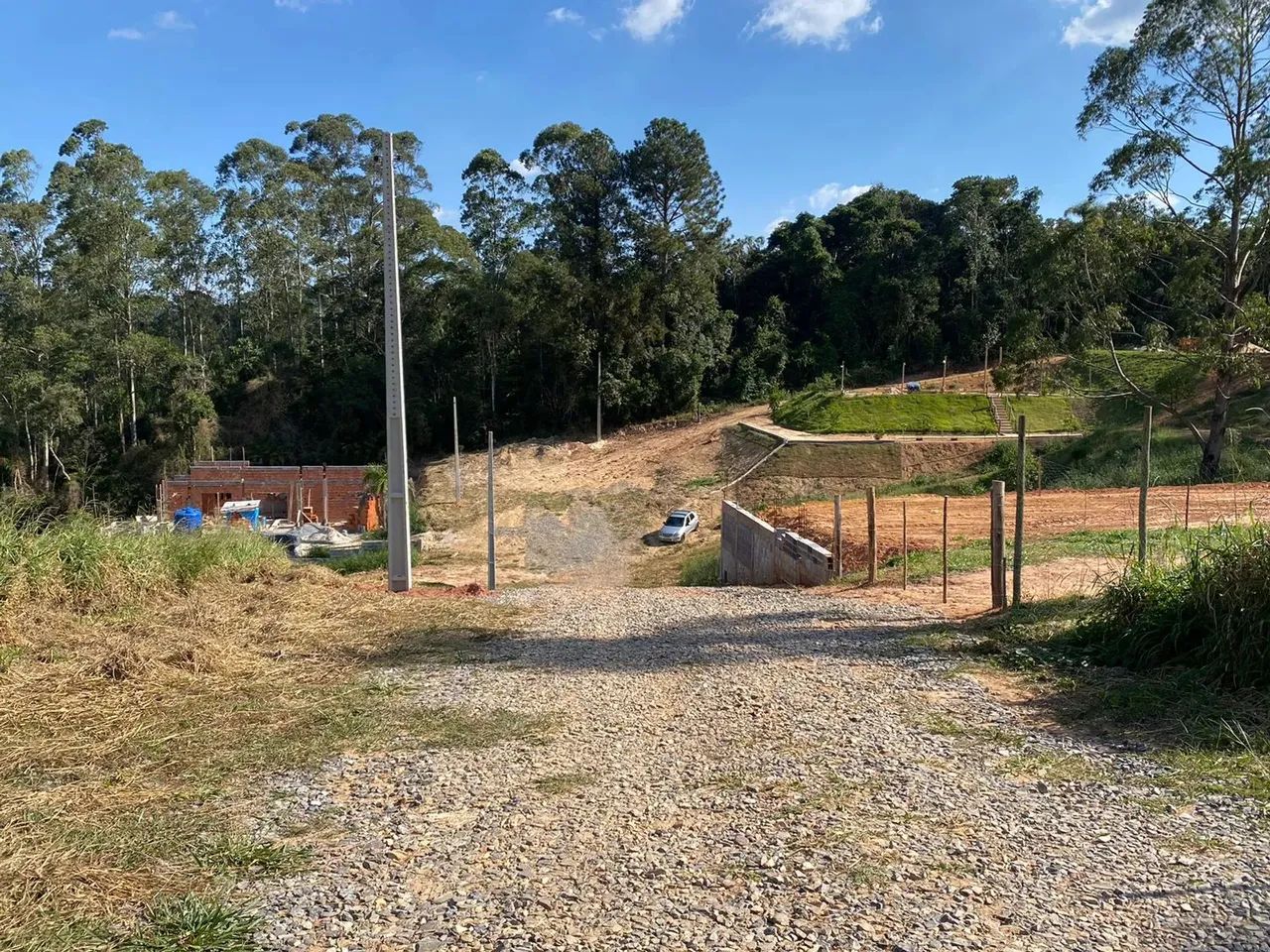 Terreno a venda com terraplanagem e grama de contenção - Foto 3