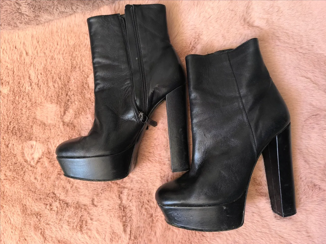 Botas de salto alto pretas