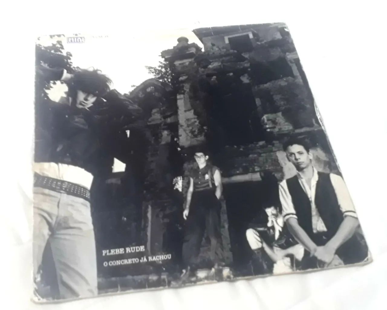 LP DISCO DE VINIL PLEBE RUDE- O CONCRETO JÁ RACHOU 1985 :)