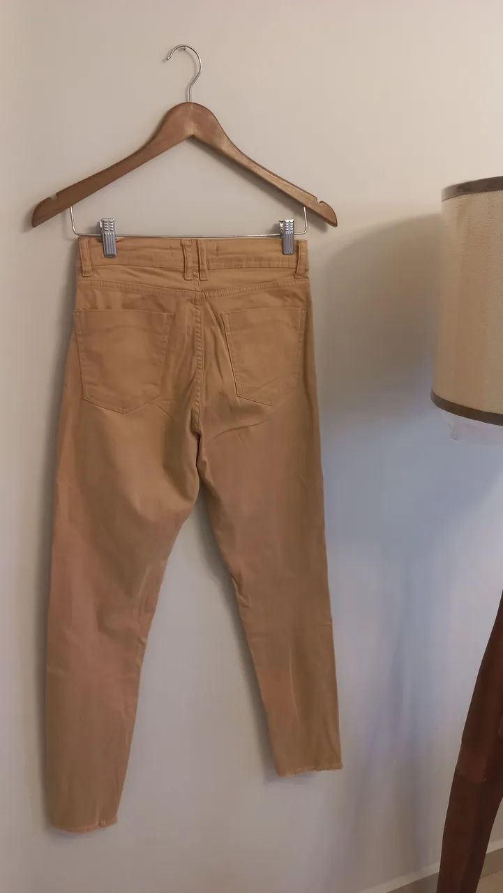 Calça Sarja Bege - Tamanho 38 - Foto 4