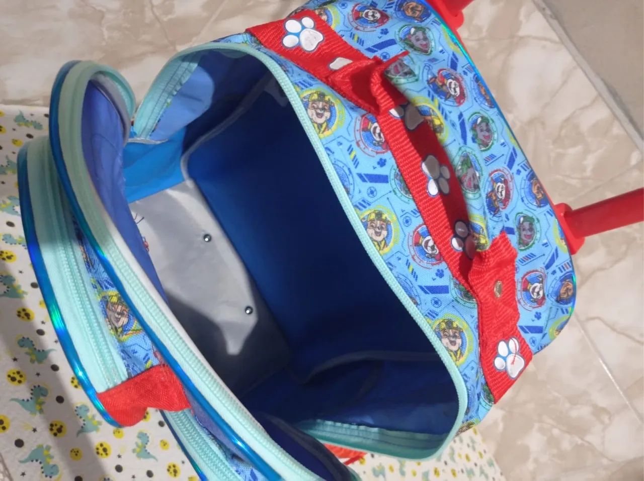 Mochila de rodinha e lancheira do Patrulha Canina - Foto 2
