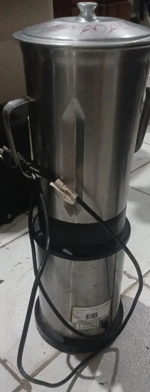 LIQUIDIFICADOR INDUSTRIAL EM AÇO INOX - POTENTE E RESISTENTE!